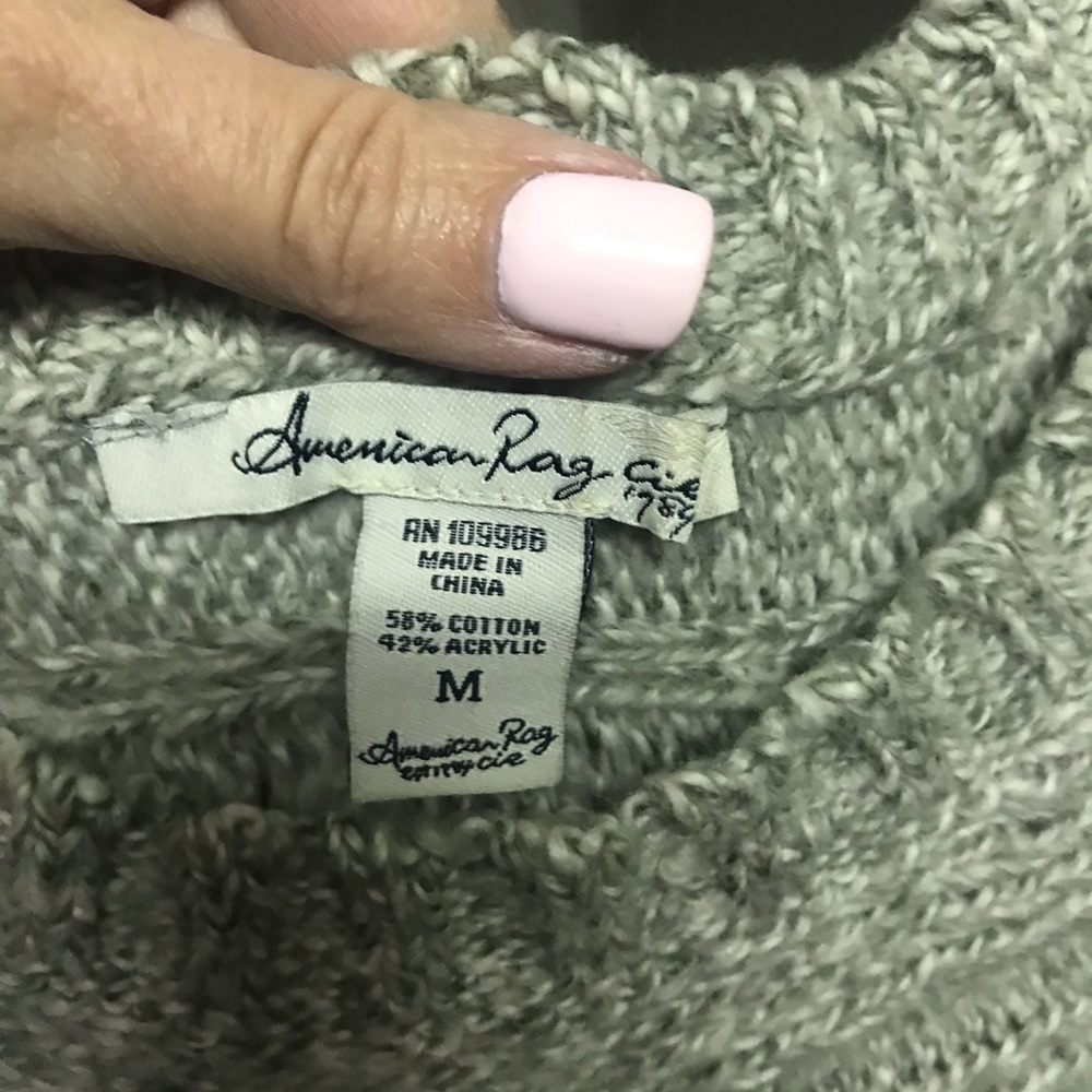American Rag sweater - Picture 2 of 2
